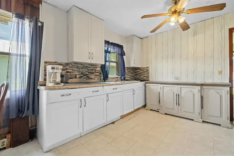 1804 S 30th S Fort Pierce FL 34947