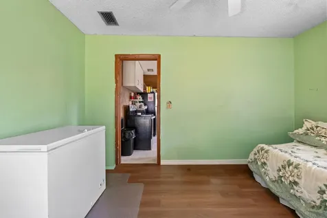 1804 S 30th S Fort Pierce FL 34947