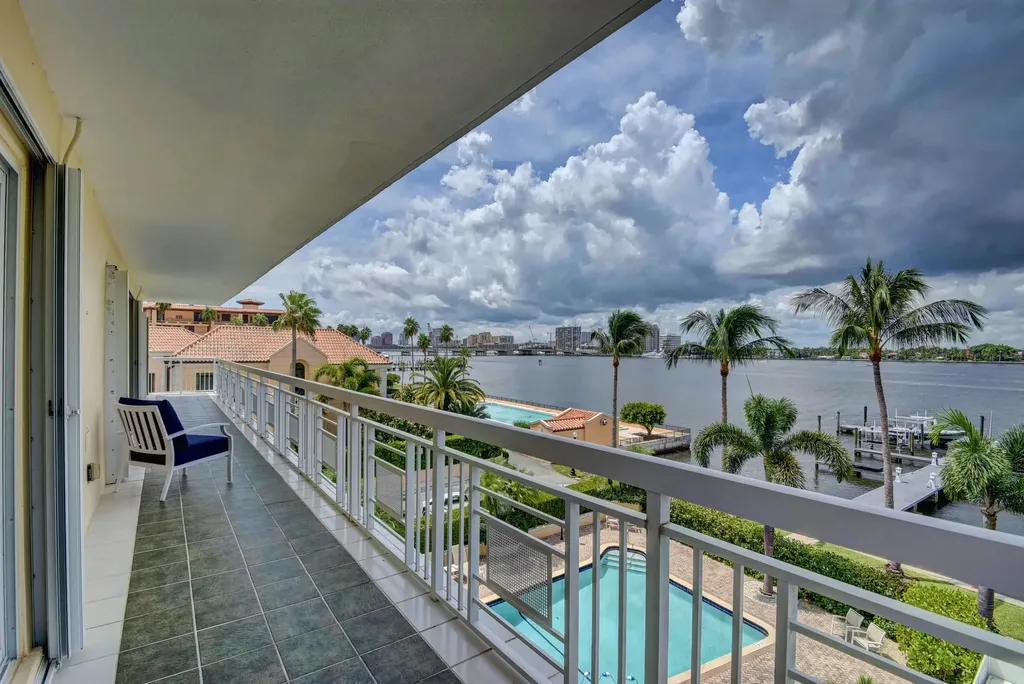 250 Bradley Place Palm Beach FL 33480