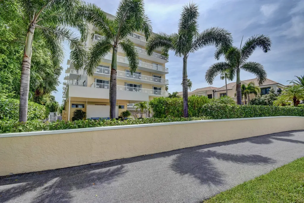 250 Bradley Place Palm Beach FL 33480