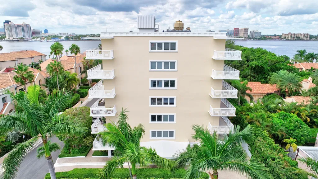 250 Bradley Place Palm Beach FL 33480