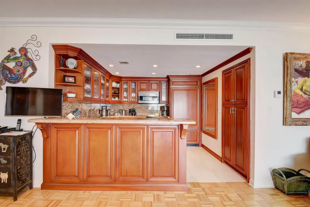 250 Bradley Place Palm Beach FL 33480