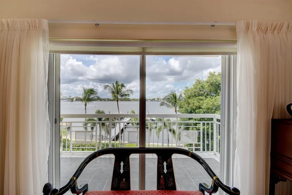 250 Bradley Place Palm Beach FL 33480