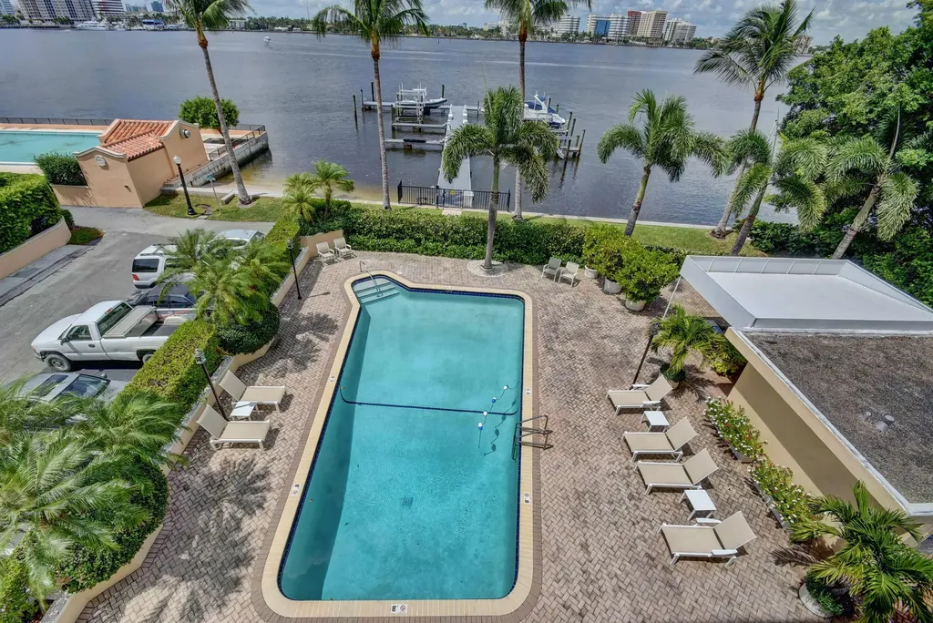 250 Bradley Place Palm Beach FL 33480