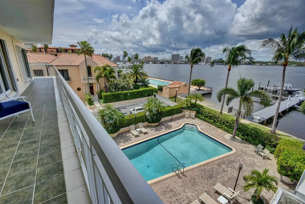 250 Bradley Place Palm Beach FL 33480