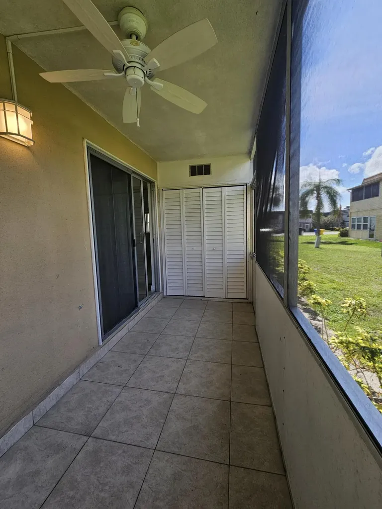 211 E Saxony Lane Delray Beach FL 33446