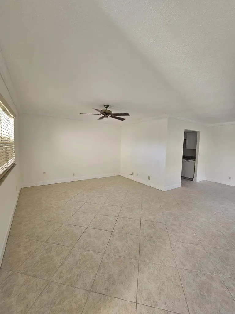 211 E Saxony Lane Delray Beach FL 33446