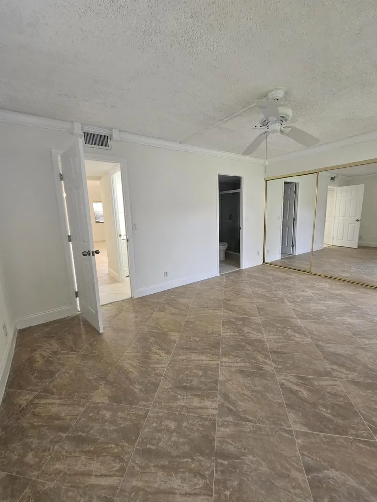 211 E Saxony Lane Delray Beach FL 33446