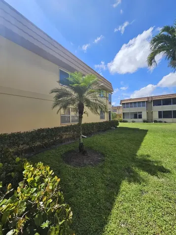 211 E Saxony Lane Delray Beach FL 33446