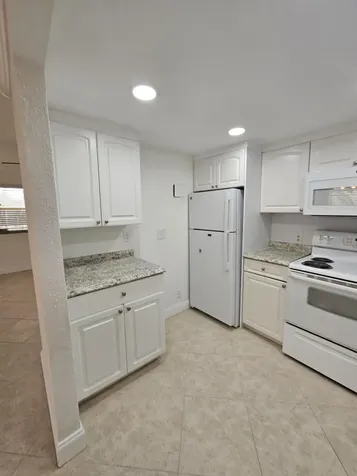 211 E Saxony Lane Delray Beach FL 33446