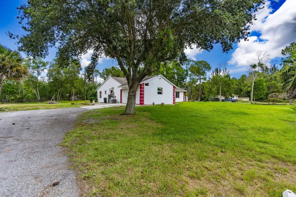 13387 N 68th Street Street N The Acreage FL 33412