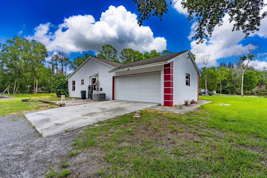 13387 N 68th Street Street N The Acreage FL 33412