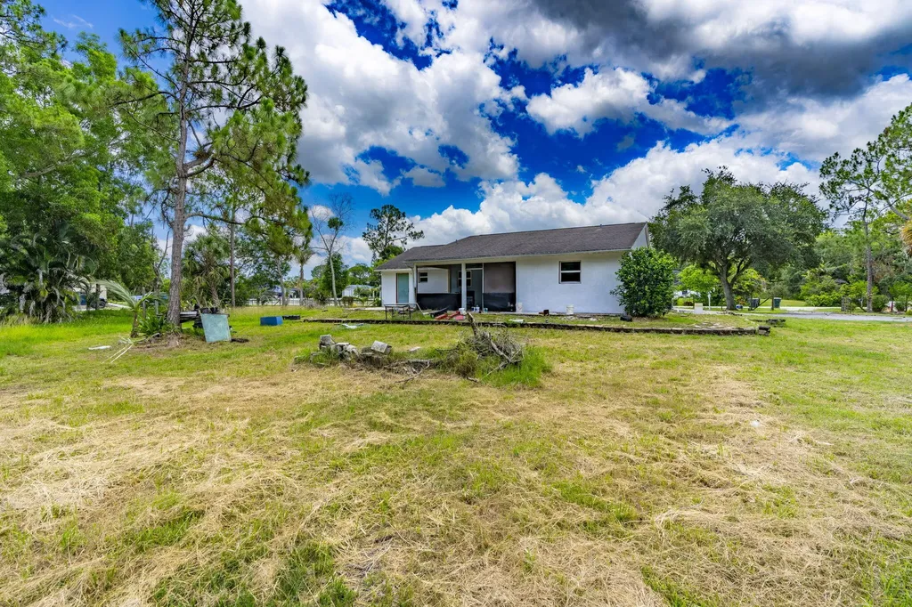 13387 N 68th Street Street N The Acreage FL 33412