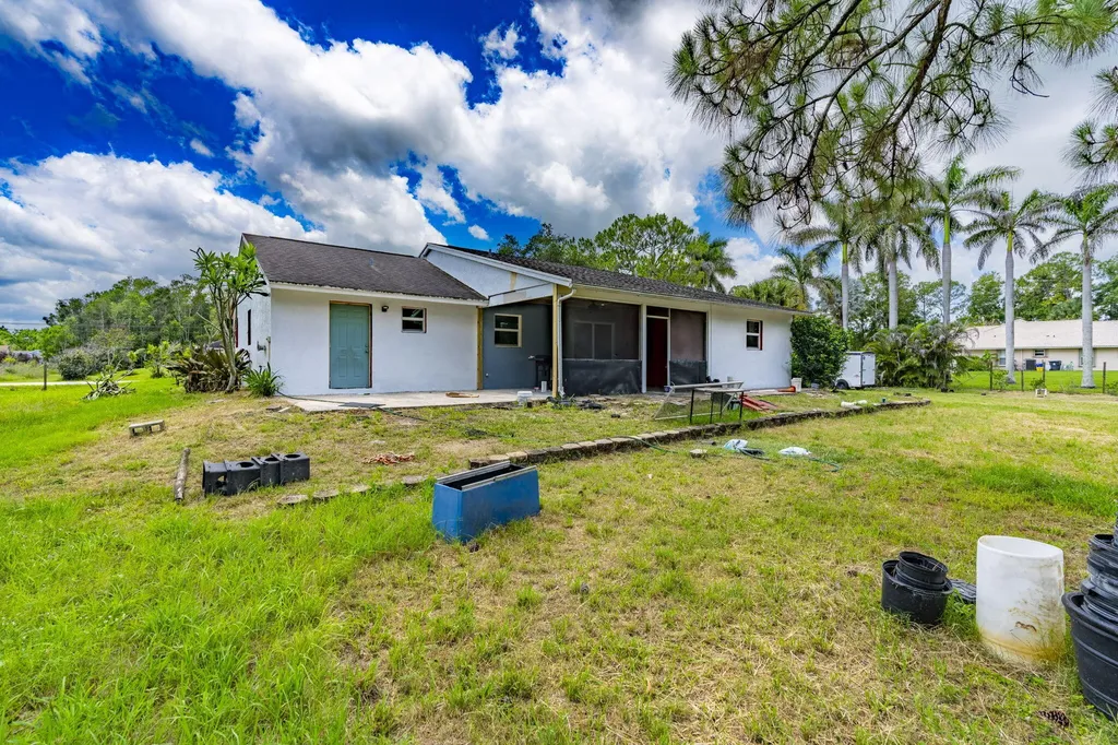 13387 N 68th Street Street N The Acreage FL 33412