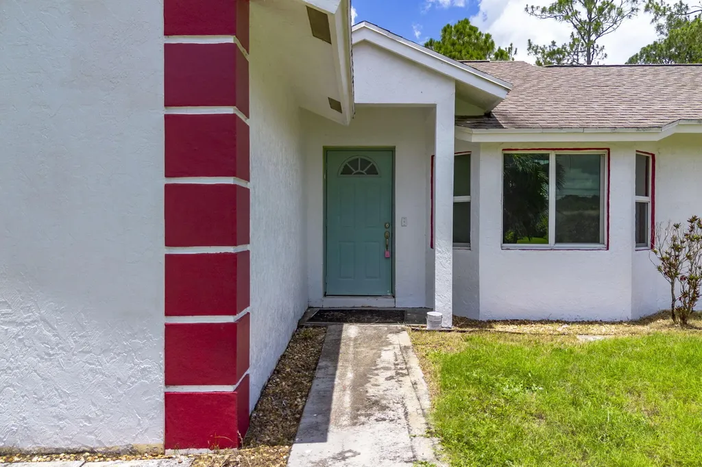 13387 N 68th Street Street N The Acreage FL 33412