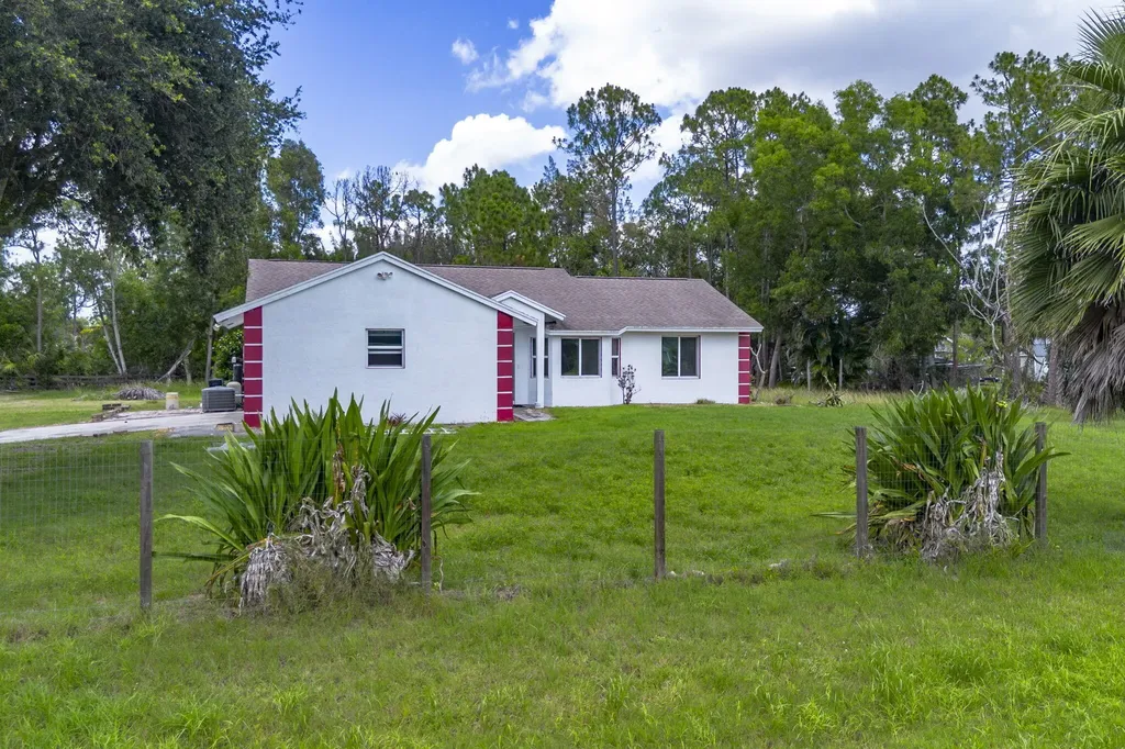 13387 N 68th Street Street N The Acreage FL 33412