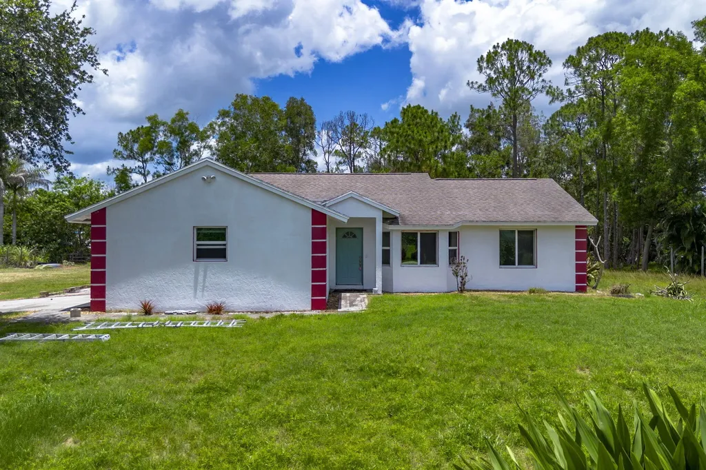 13387 N 68th Street Street N The Acreage FL 33412