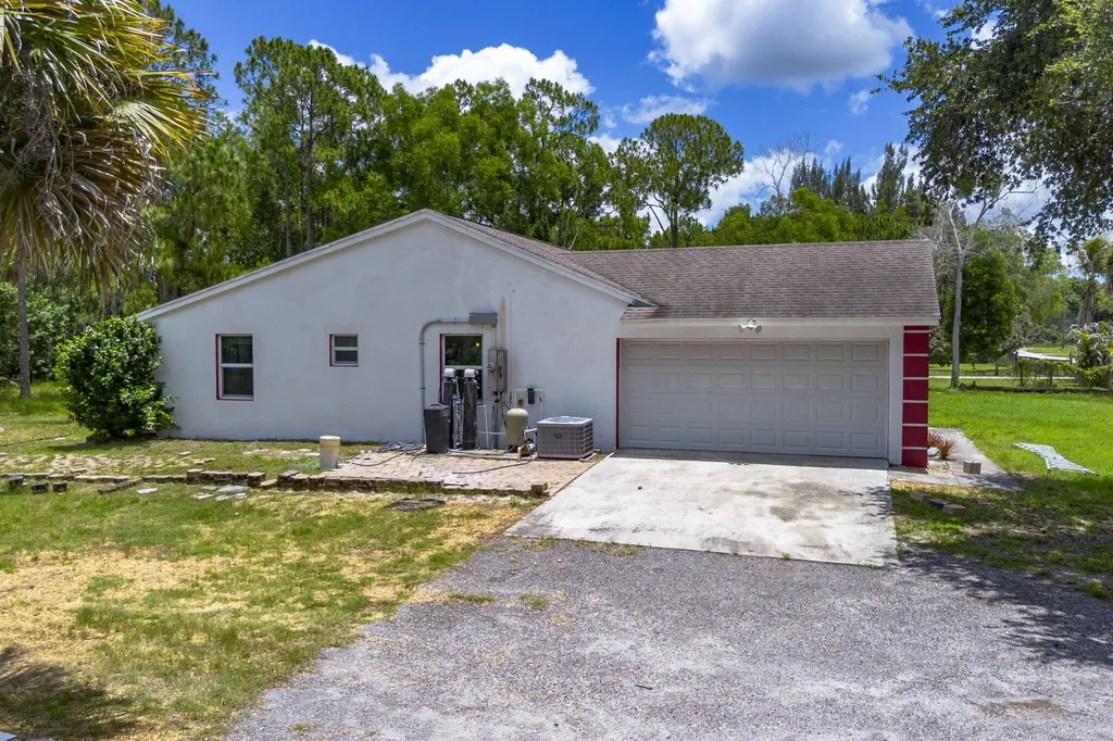 13387 N 68th Street Street N The Acreage FL 33412