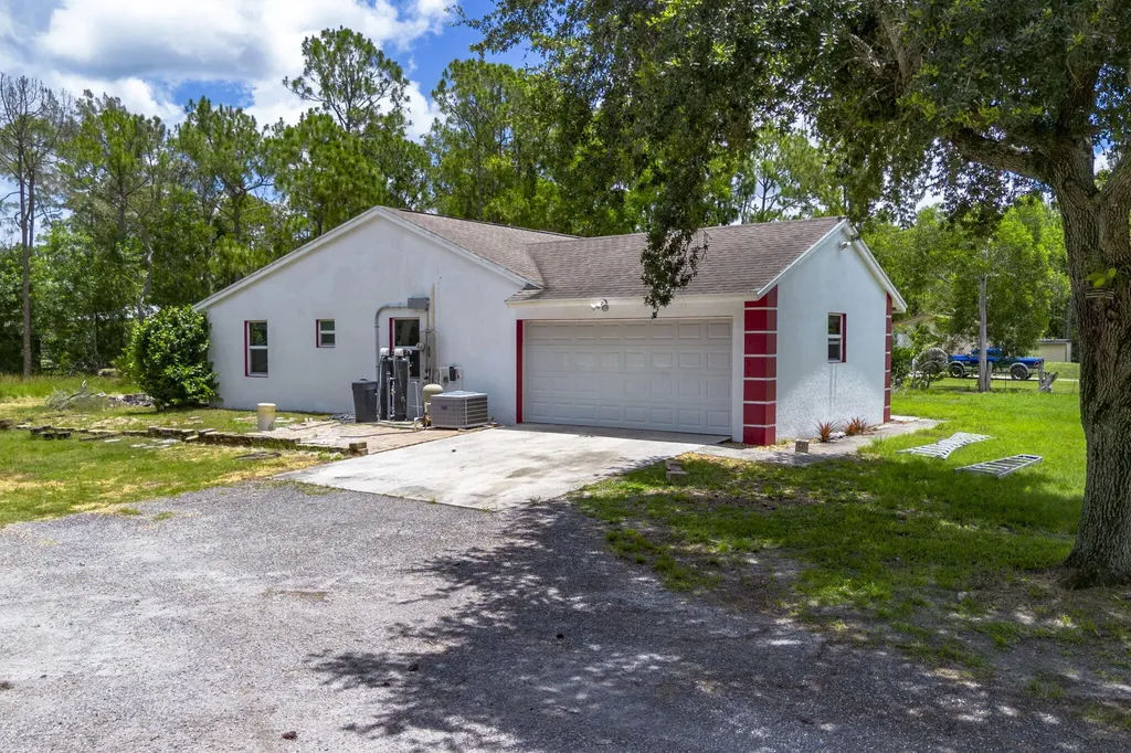 13387 N 68th Street Street N The Acreage FL 33412