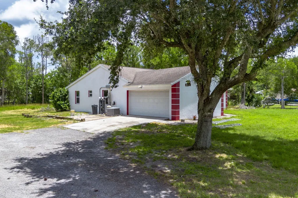 13387 N 68th Street Street N The Acreage FL 33412