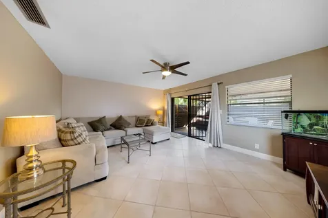 2124 NE 9th Avenue Wilton Manors FL 33305
