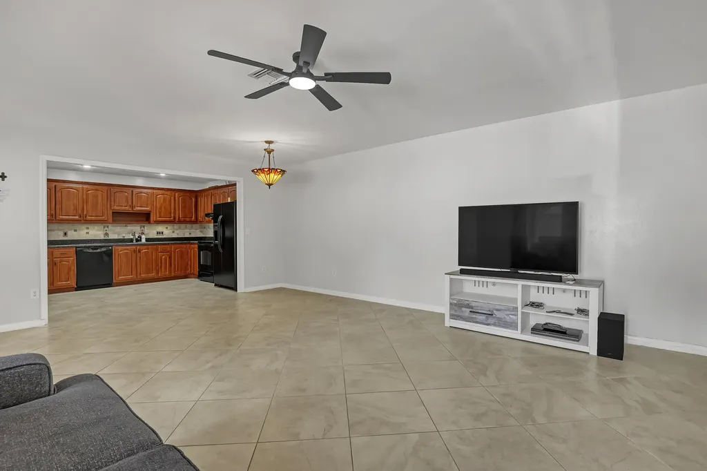 8184 Ambach Way Hypoluxo FL 33462