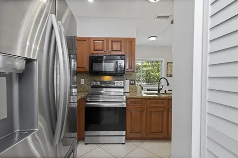 4776 Lago Vista Drive Coconut Creek FL 33073
