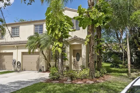 4776 Lago Vista Drive Coconut Creek FL 33073