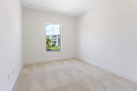 552 Sanderling Circle Deerfield Beach FL 33442