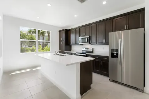 552 Sanderling Circle Deerfield Beach FL 33442