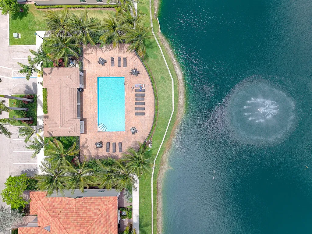 4236 N Dixie Highway Oakland Park FL 33334