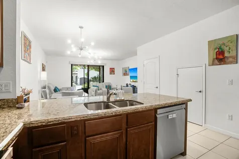 4236 N Dixie Highway Oakland Park FL 33334