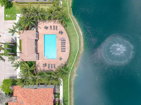4236 N Dixie Highway Oakland Park FL 33334