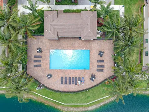 4236 N Dixie Highway Oakland Park FL 33334