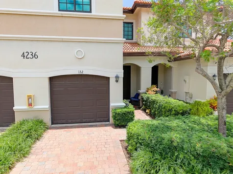 4236 N Dixie Highway Oakland Park FL 33334