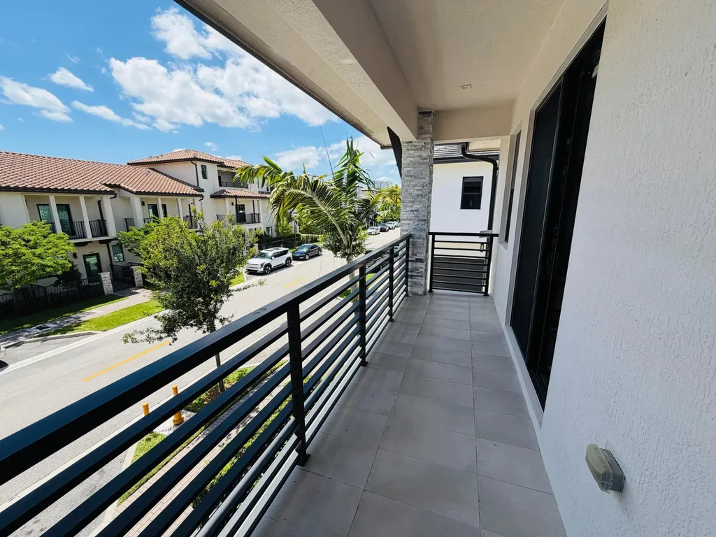 8288 NW 44th Terrace Doral FL 33166