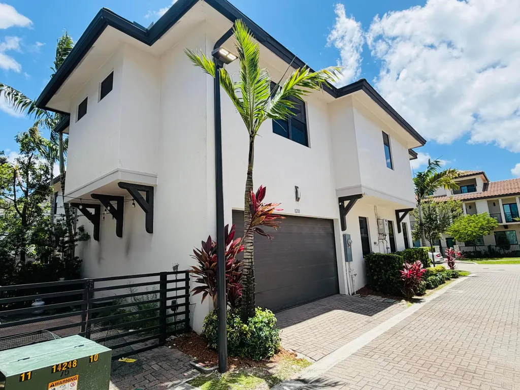 8288 NW 44th Terrace Doral FL 33166