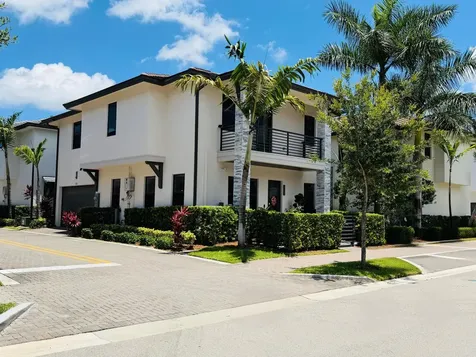 8288 NW 44th Terrace Doral FL 33166