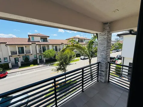 8288 NW 44th Terrace Doral FL 33166