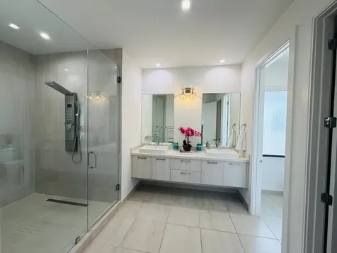 8288 NW 44th Terrace Doral FL 33166