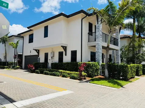 8288 NW 44th Terrace Doral FL 33166