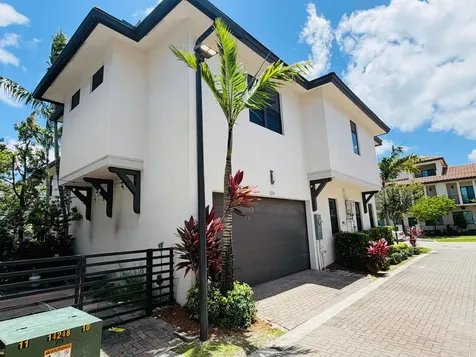 8288 NW 44th Terrace Doral FL 33166