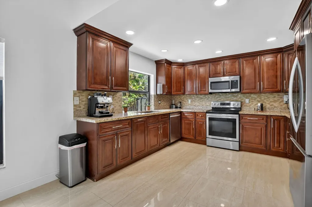 19700 Sedgefield Terrace Boca Raton FL 33498