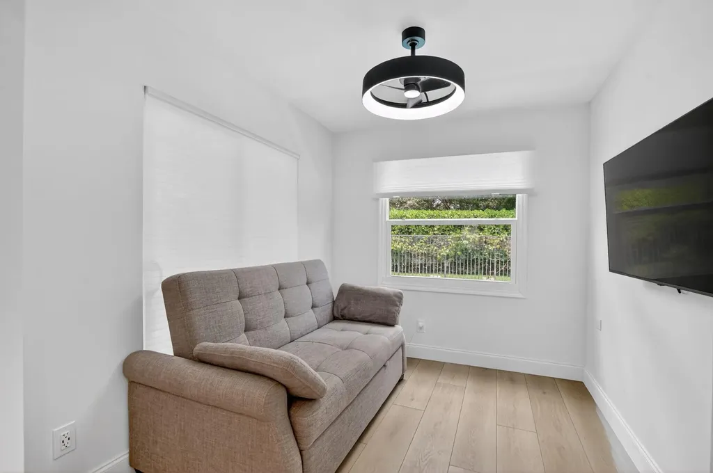 19700 Sedgefield Terrace Boca Raton FL 33498