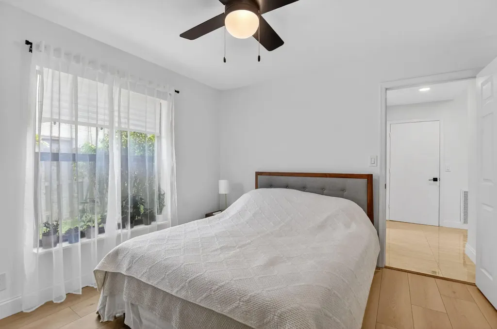19700 Sedgefield Terrace Boca Raton FL 33498