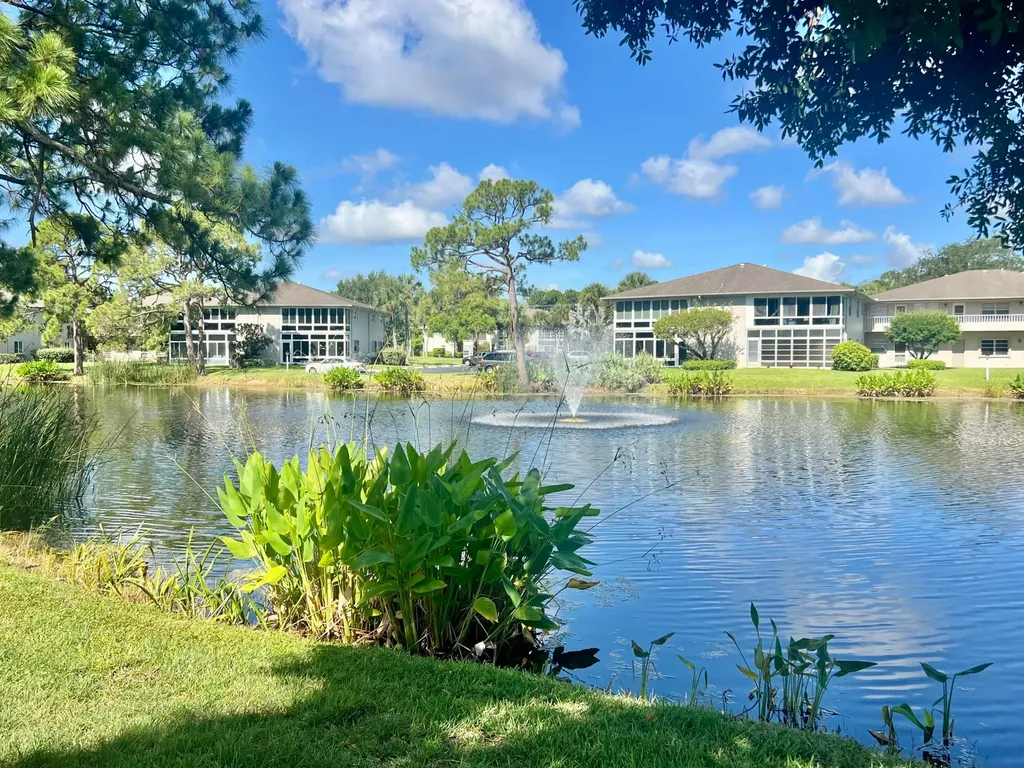 32 Lake Vista Trail Port St Lucie FL 34952
