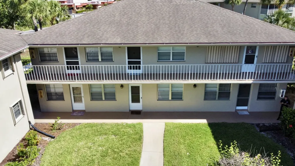 32 Lake Vista Trail Port St Lucie FL 34952