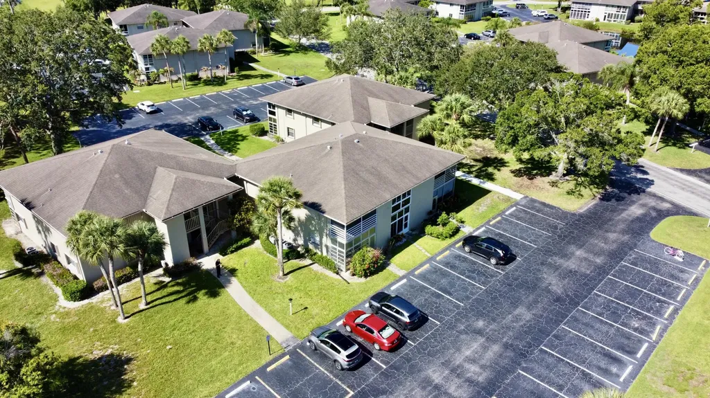 32 Lake Vista Trail Port St Lucie FL 34952