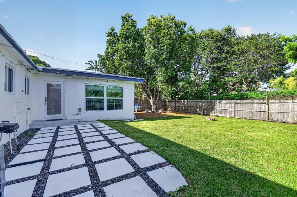 1426 N K Street Lake Worth FL 33460