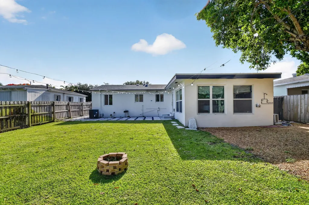 1426 N K Street Lake Worth FL 33460